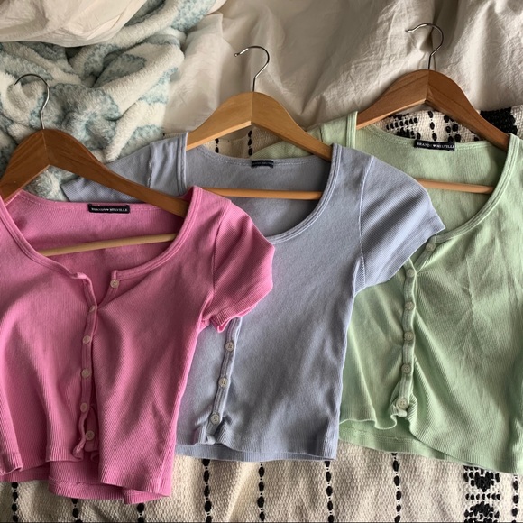 Brandy Melville Tops - brandy melville zelly bundle